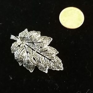 #4 HP HOST PICK VINTAGE 1950s Marcasite Leaf Pin